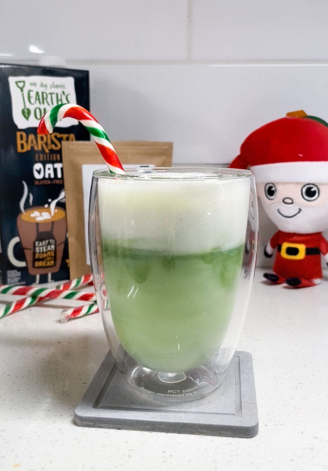 Peppermint Matcha White Chocolate Oat Misto